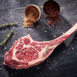 Tomahawk 950g